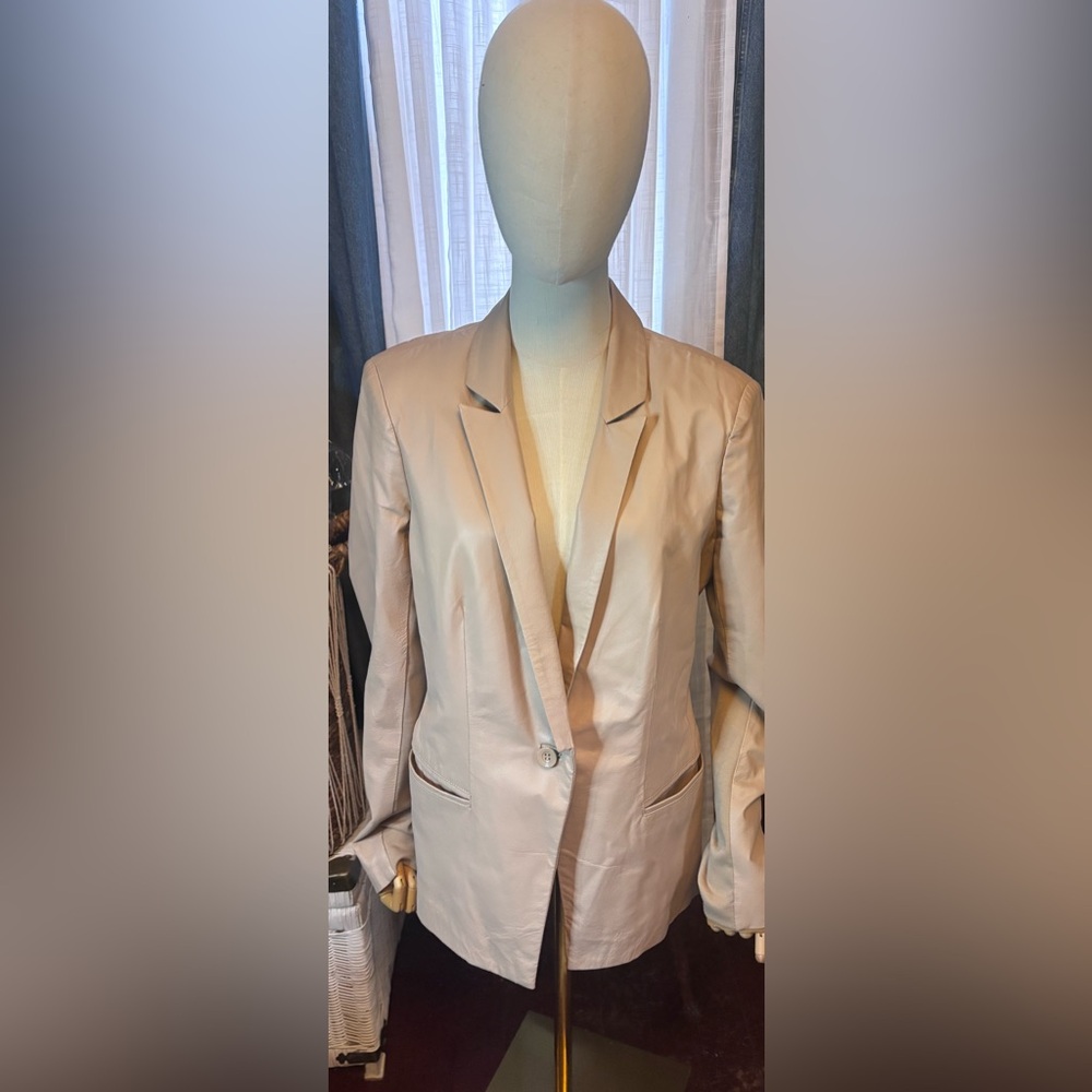 ✨ bebe Taupe GENUINE Leather Blazer | Tailored Chic (L) ✨